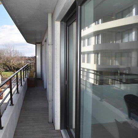 Lichtrijk 2-Slaapkamerappartement Met Zeezicht En Gratis Parking Oostende Bagian luar foto