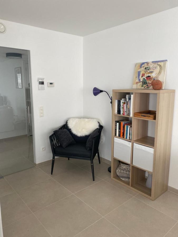 Lichtrijk 2-Slaapkamerappartement Met Zeezicht En Gratis Parking Oostende Bagian luar foto