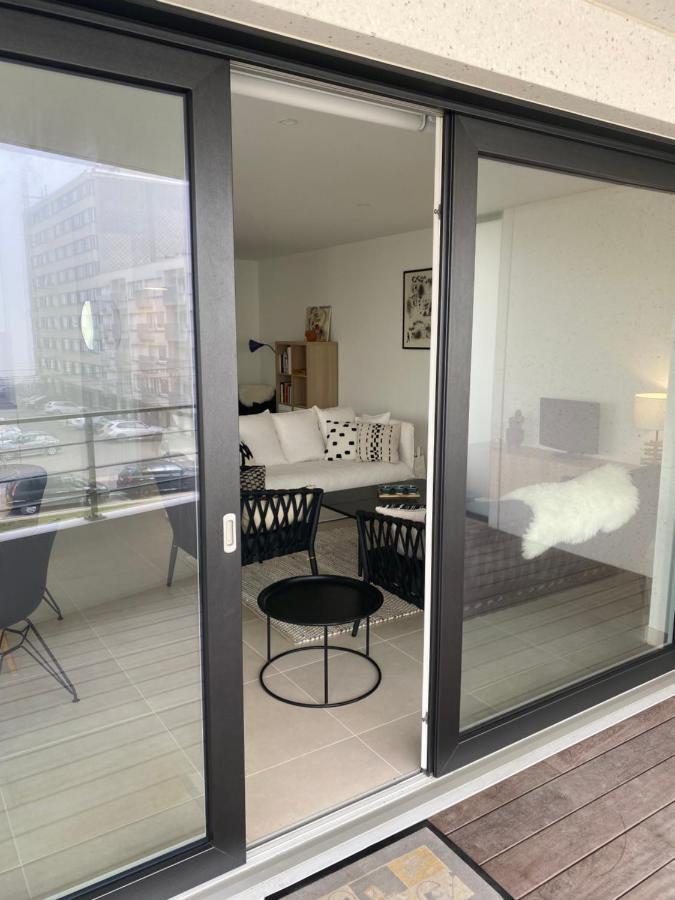 Lichtrijk 2-Slaapkamerappartement Met Zeezicht En Gratis Parking Oostende Bagian luar foto