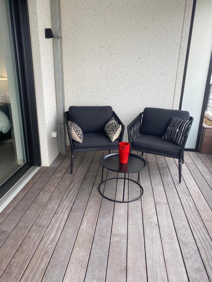 Lichtrijk 2-Slaapkamerappartement Met Zeezicht En Gratis Parking Oostende Bagian luar foto