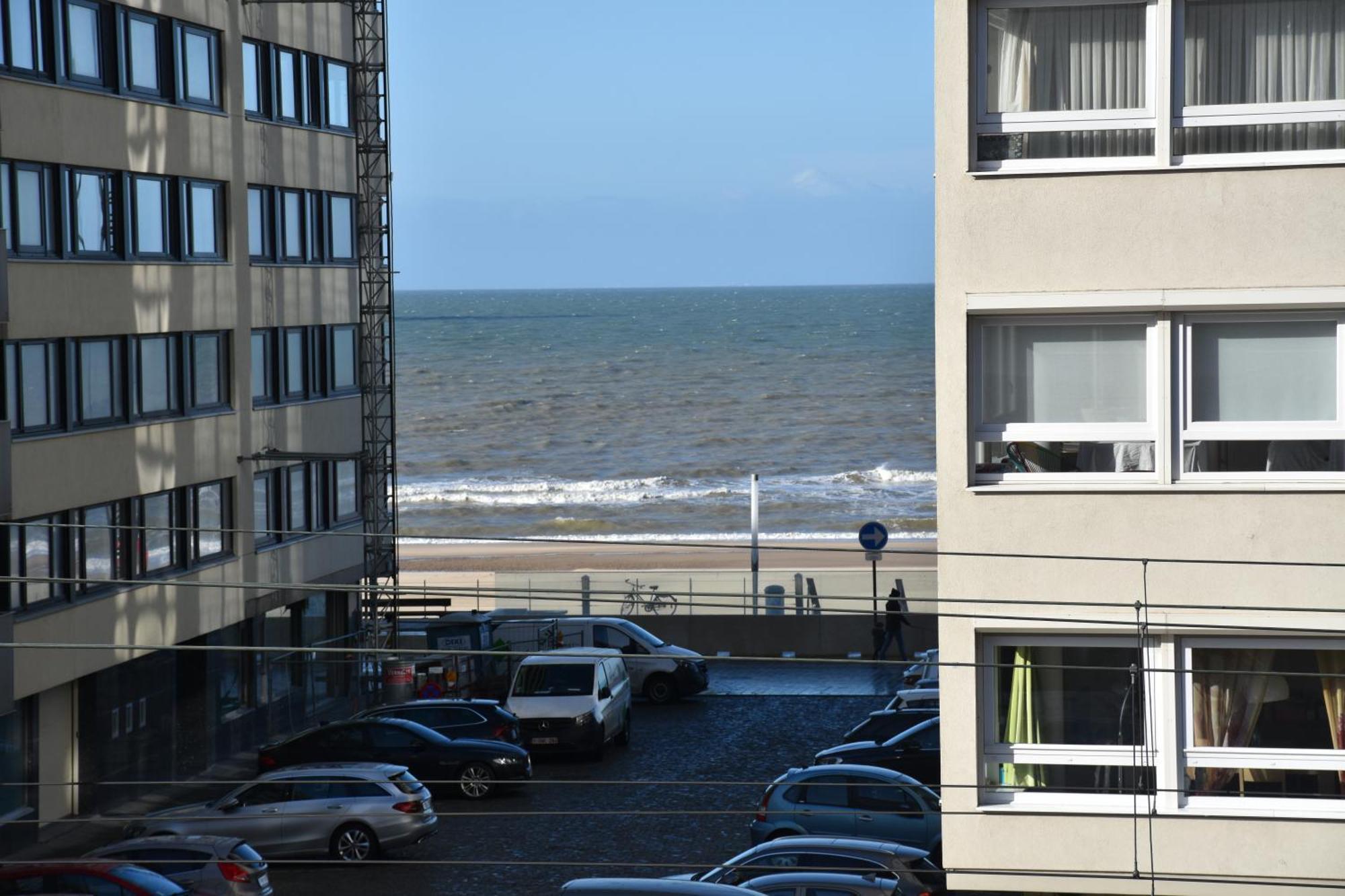 Lichtrijk 2-Slaapkamerappartement Met Zeezicht En Gratis Parking Oostende Bagian luar foto